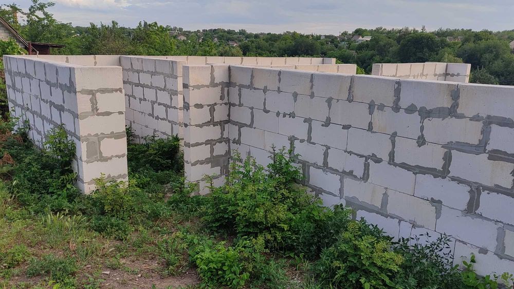 Недобудова - дім 92 м.кв на ділянці 4,5 соток