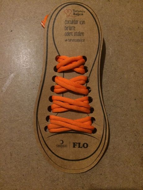 Орандевые шнурки FLO