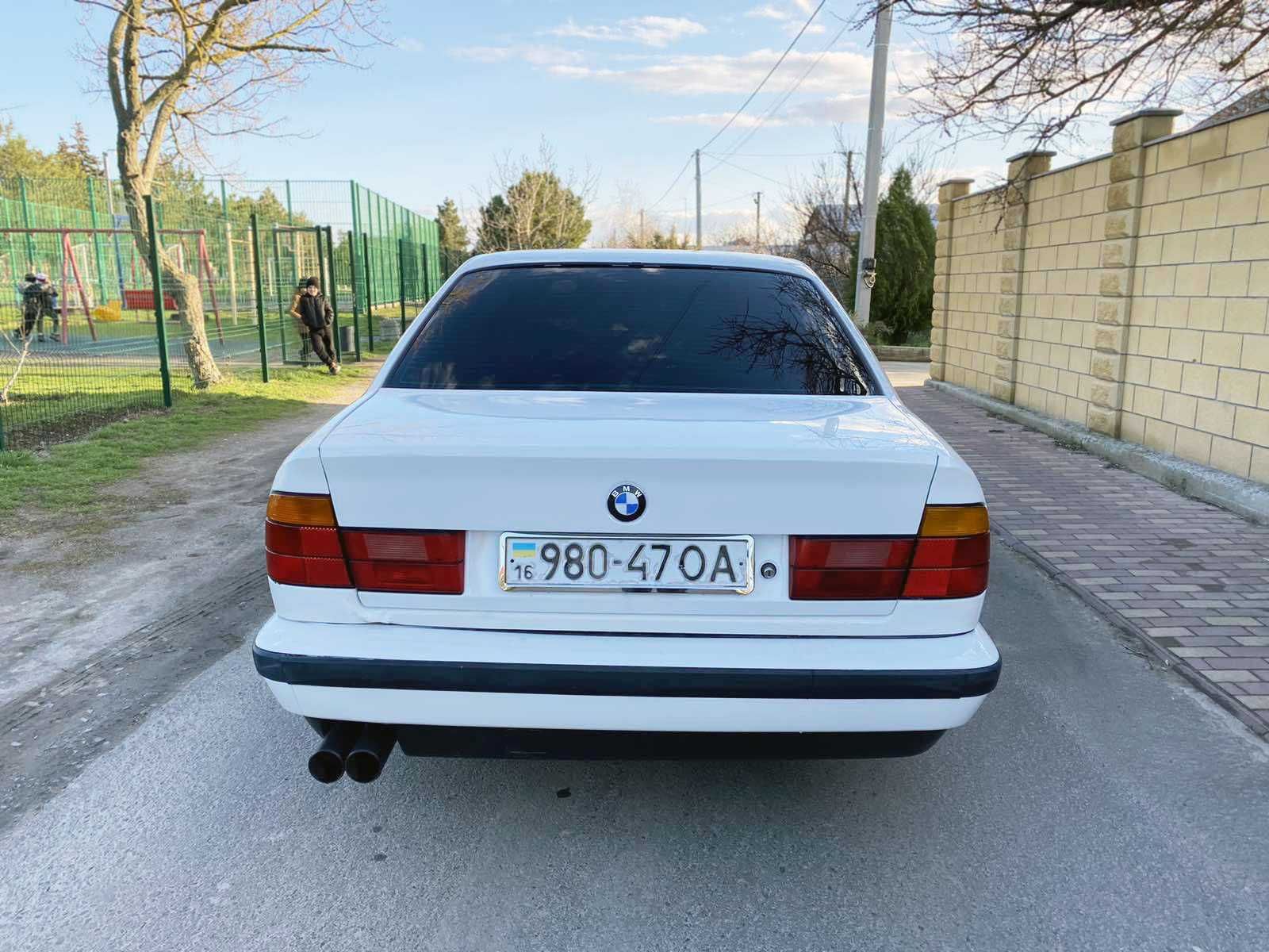 BMW 525i в отличном состоянии (двигатель-плита, 1990 год)