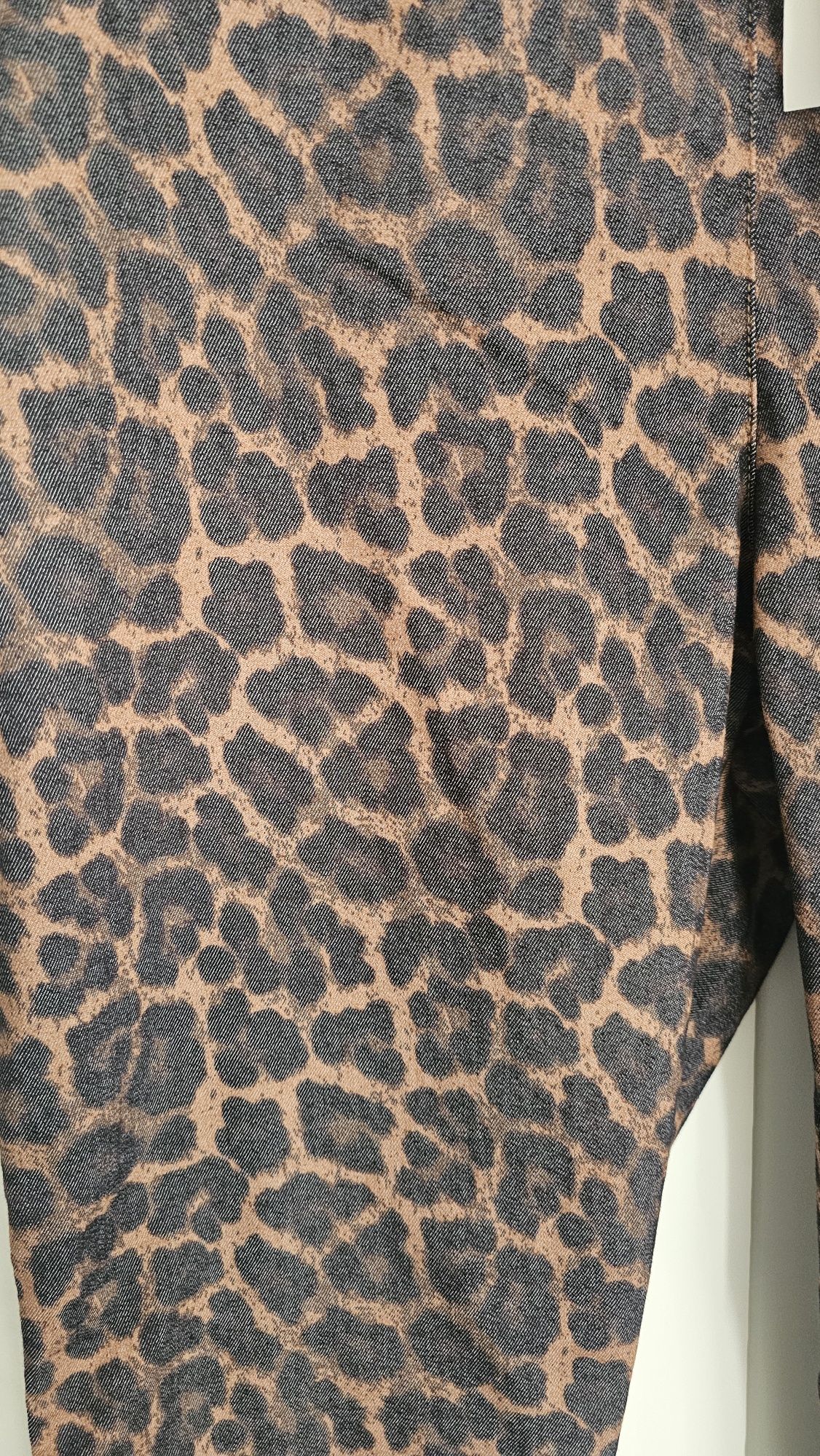 Wyprzedaż Spodnie  legginsy panterka H&M r.40/42  Nowe
