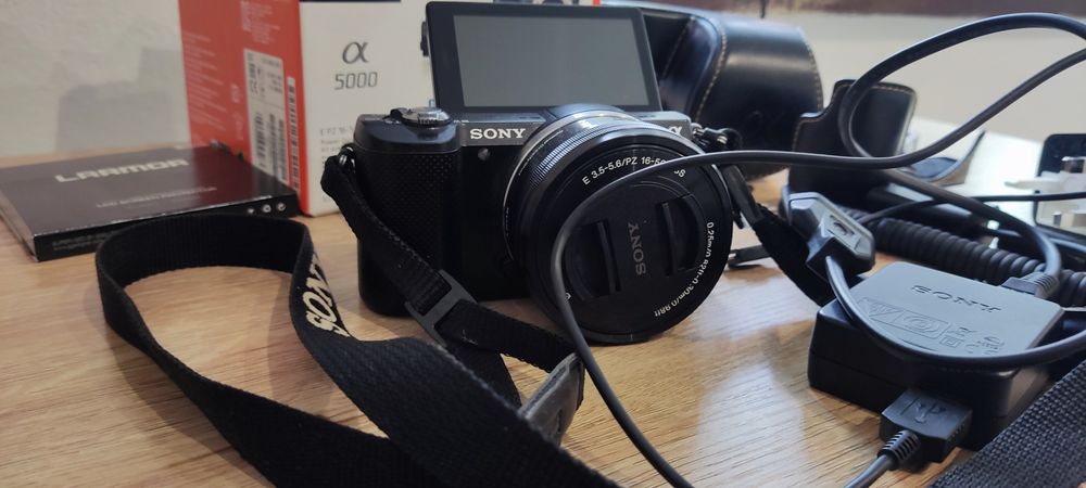 Sony a5000 + obiektyw + akcesoria – komplet jak nowy