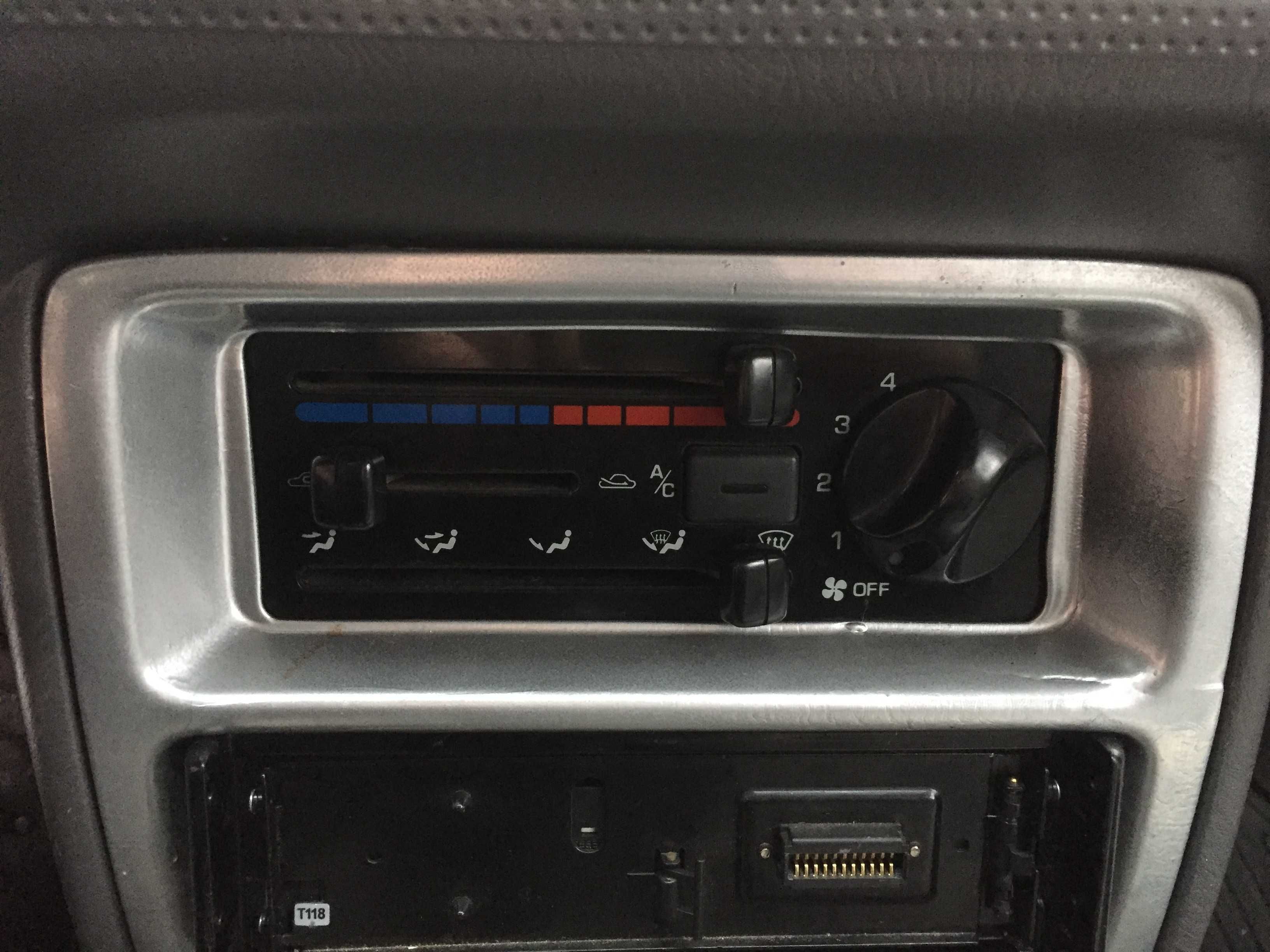 Mazda demio 2000, 1,3і На запчастини