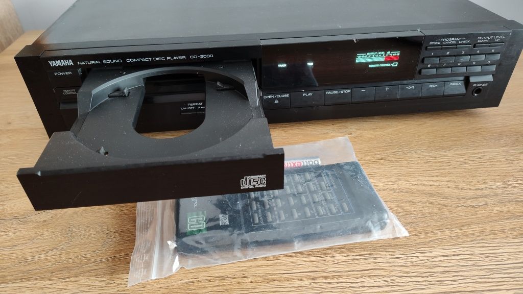 YAMAHA NS SERIES CD-2000 z pilotem Made in Japan