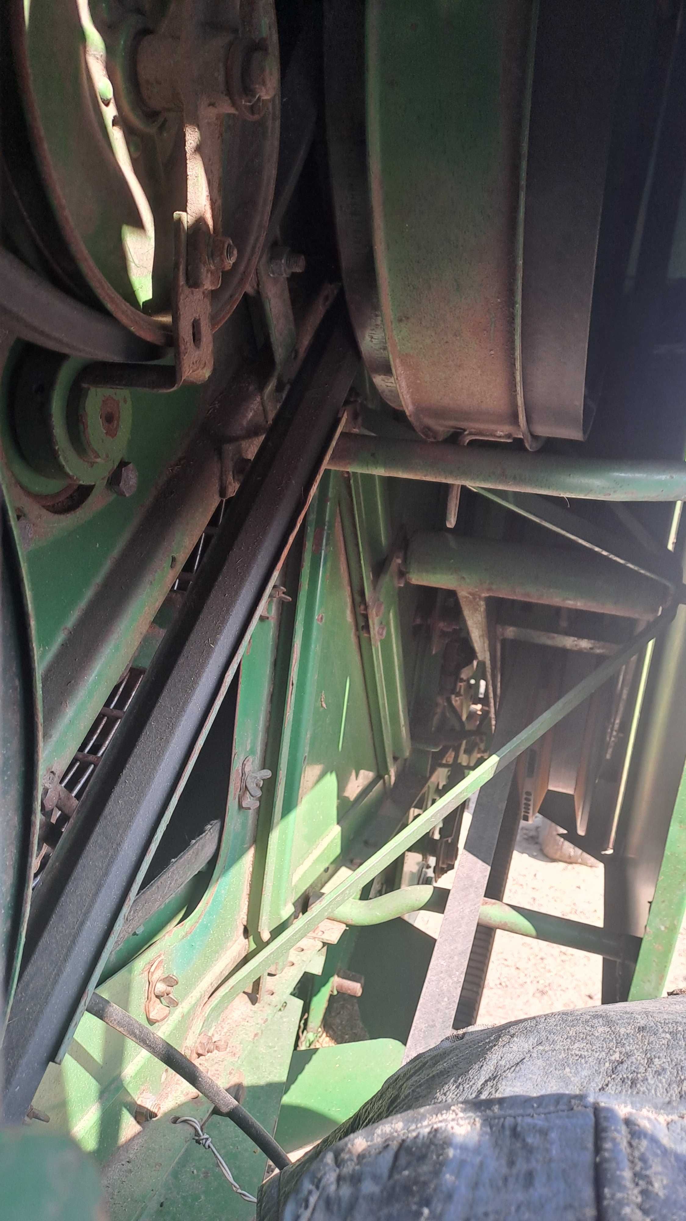 Продам комбайн John Deere 950.