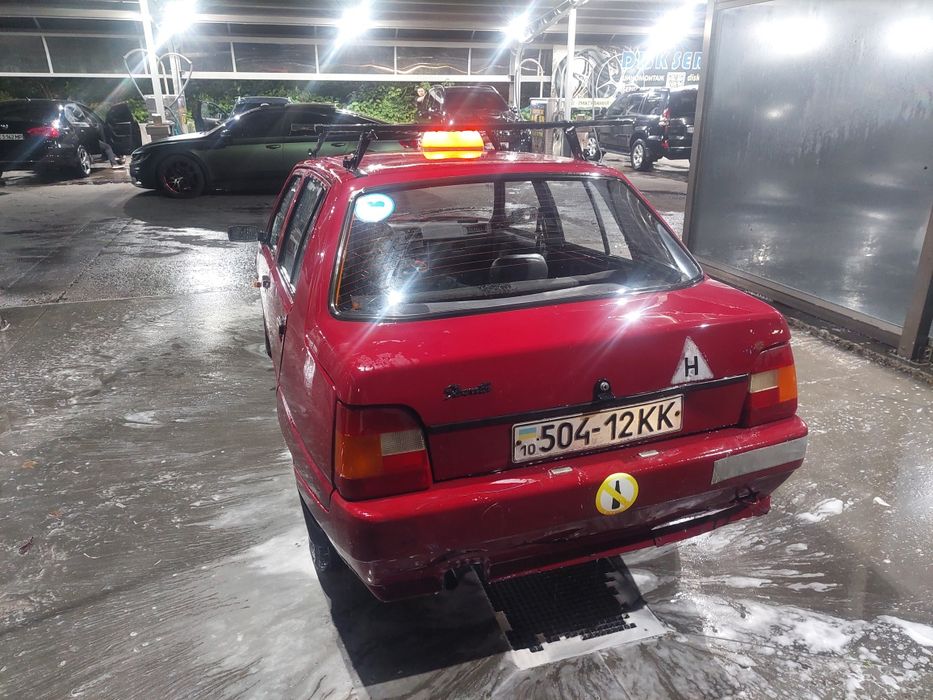 Заз  славута   на полно  ходу  по городу га 10