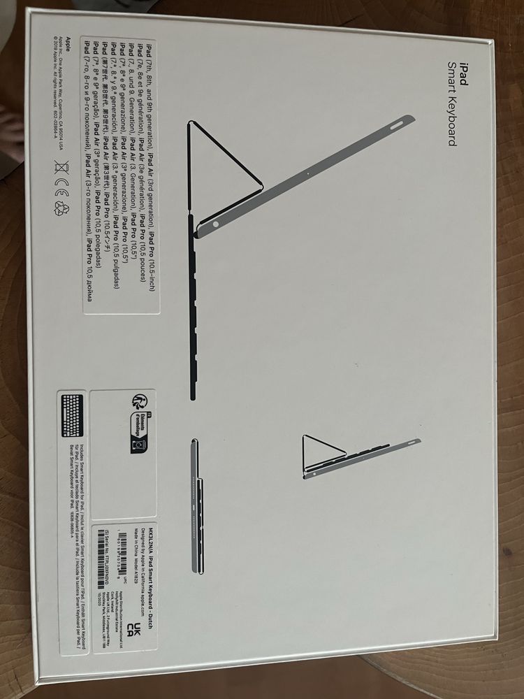 Etui/klawiatura orginalna do Ipad 9 generacji NOWA