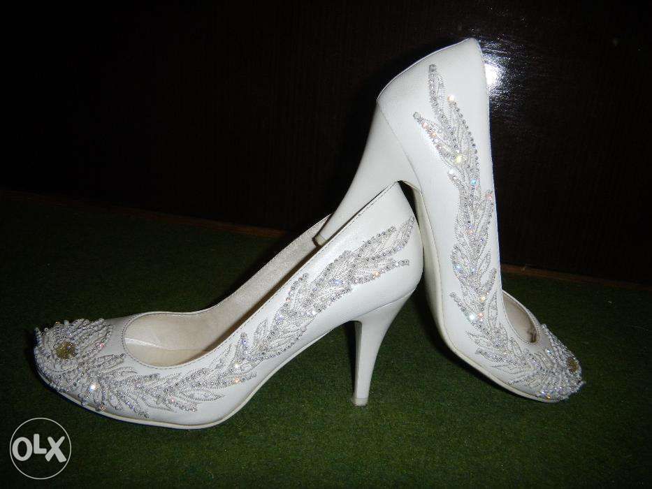 Свадебные белые туфли