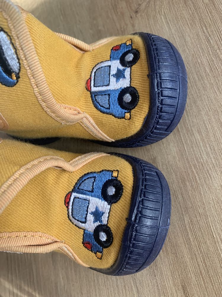 Buty buciki pantofelki do żłobka r. 20