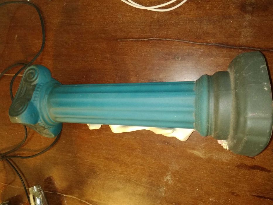 Ваза дівчина та колонна, девушка и колонна