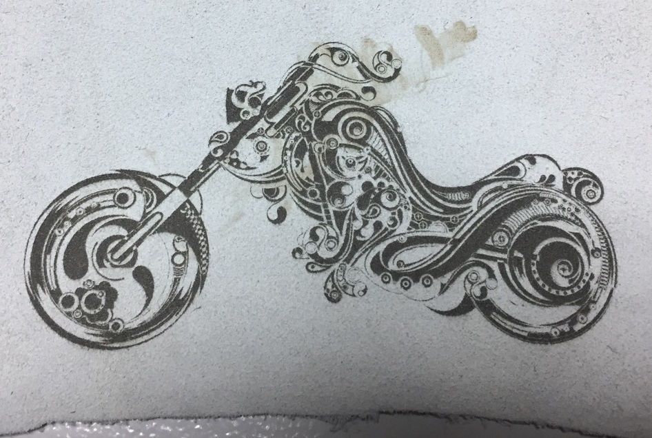 Лазерная гравировка на коже