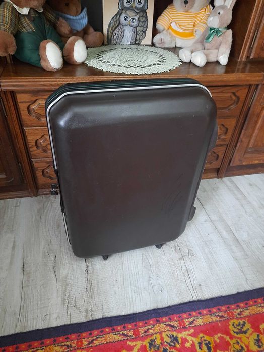 Чемодан Samsonite superior на колесах.