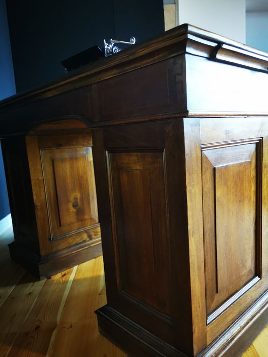 Biurko gabinetowe kolonialne dwustronne drewno intarsja