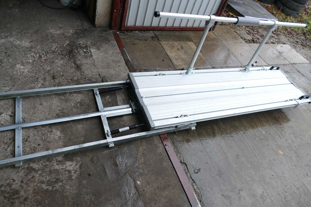 LINNEPE Platforma wewnętrzna rower/skuter do kamper
