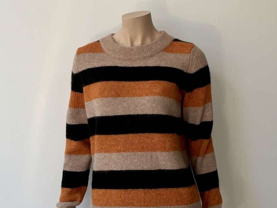 Selected Femme sweter damski 
30%alpaka 
43%wełny 
rozmiar M 
kolor:po