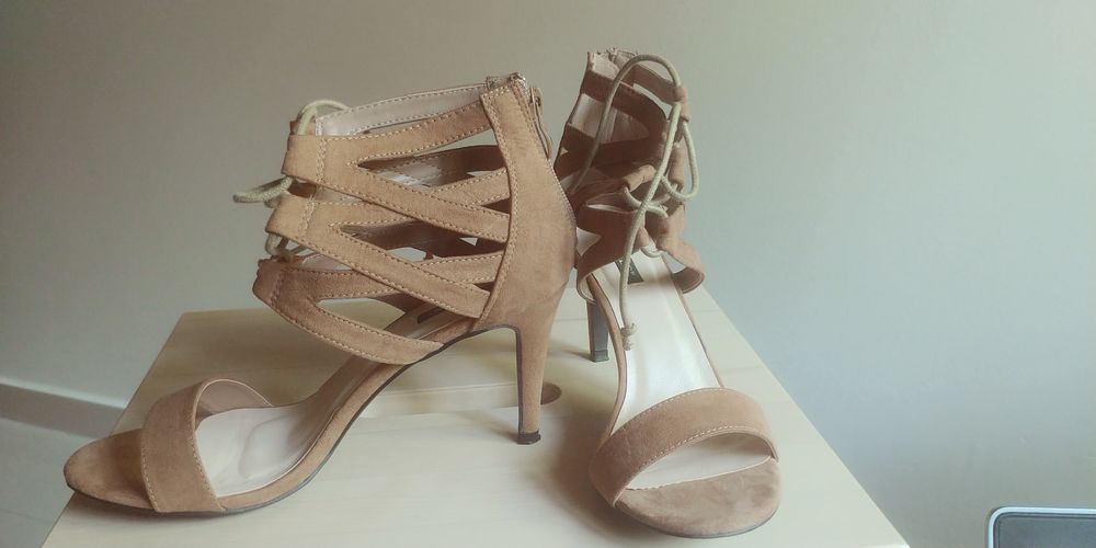 Buty damskie VICES (beżowe, rozmiar 39)