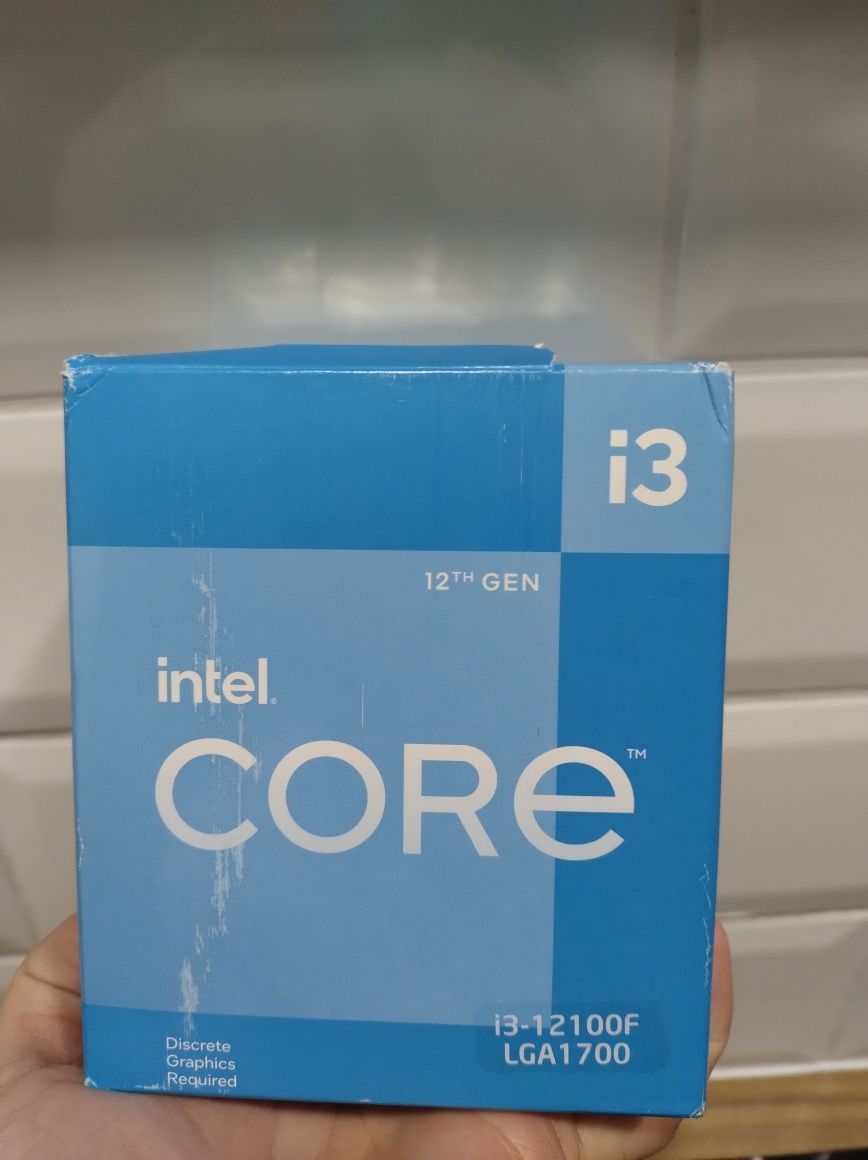 Procesor Intel Core i3-12100f BOX (4 rdzenie 8 wątków, 3,3 GHz)