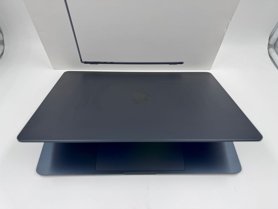 Як новий Macbook Air 15 2023 M2 8GB RAM 256GB SSD Midnight IL6350