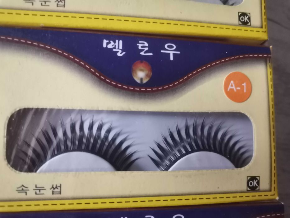 Накладні вії чорні