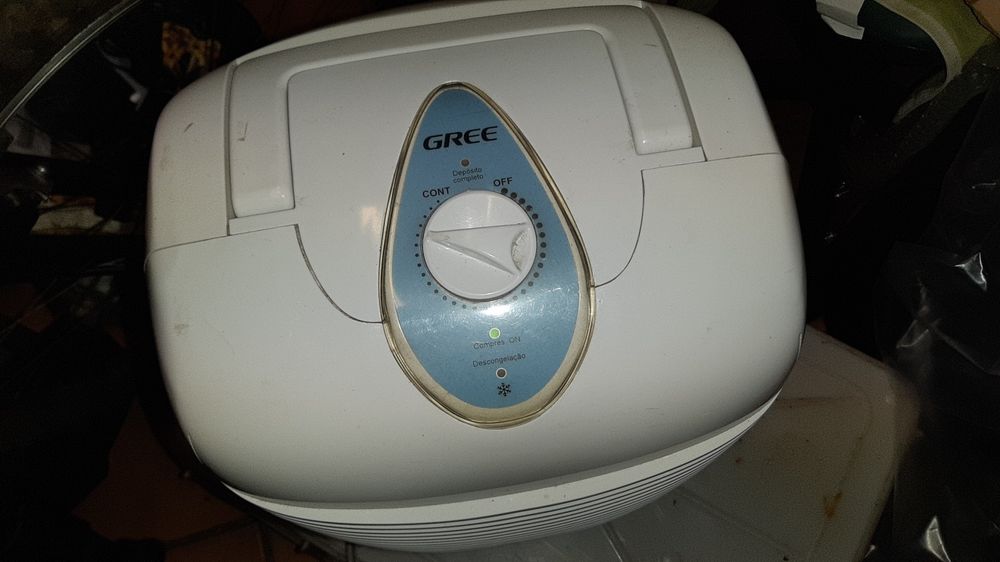 Desumidificador a funcionar como novo