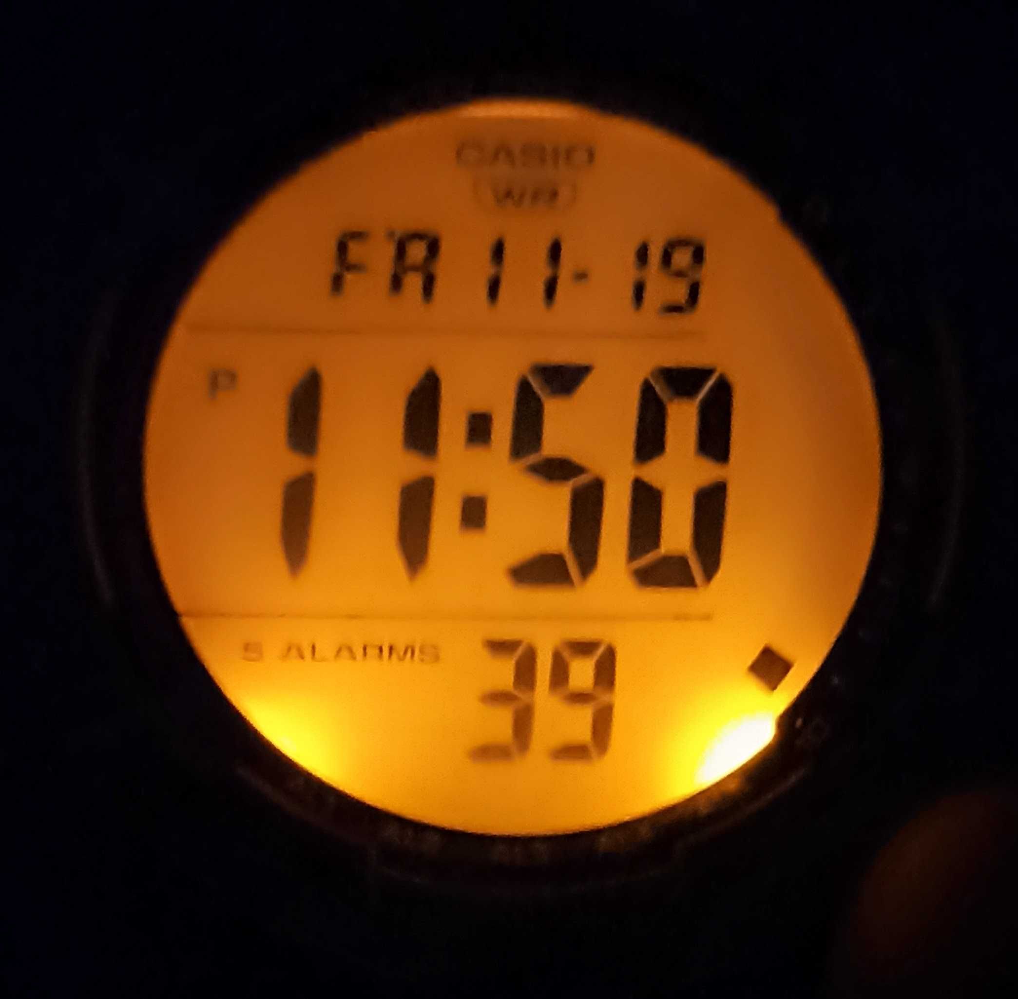 Casio AE-1500WH часы наручные