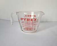 szklany pojemnik z miarką Pyrex