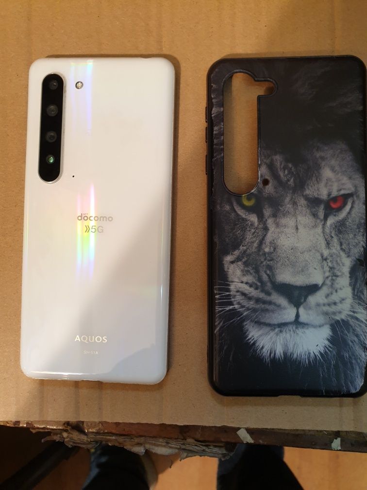Продам фаблет Sharp AQUOS R5G