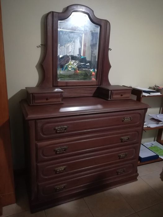 Mobília de Quarto de Casal em Mogno