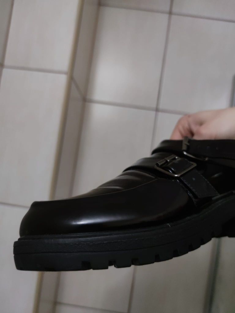 półbuty buty damskie atmosphere 40 41 czarne na platformie z klamrą cz