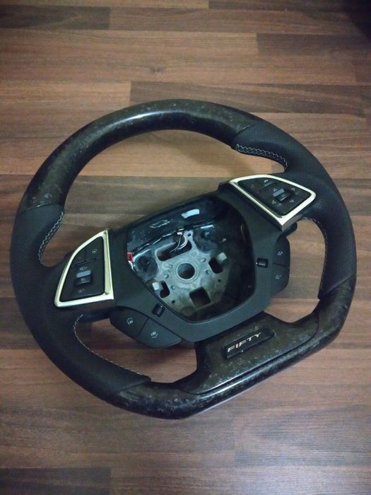 Руль в Карбоне Mini, BMW, Infinity,  Camaro, Porsche, Audi, Honda,