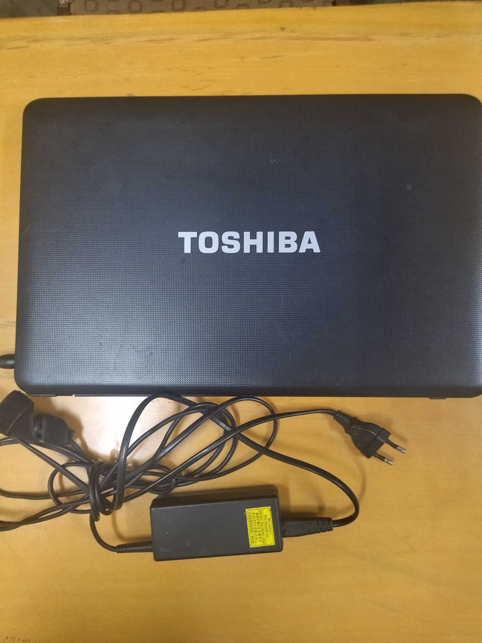 Ноутбук TOSHIBA в нормальному стані