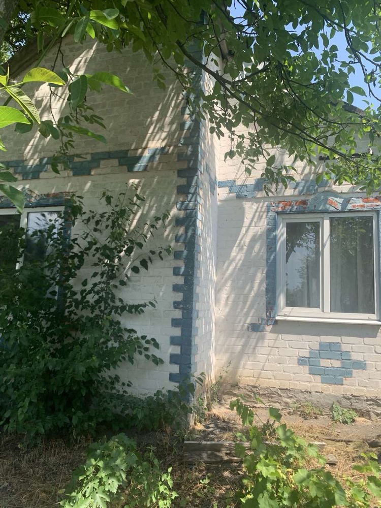Продам будинок поряд з містом !!