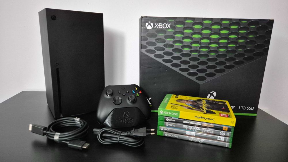 Konsola XBOX Series X | 5 gier | mało używana