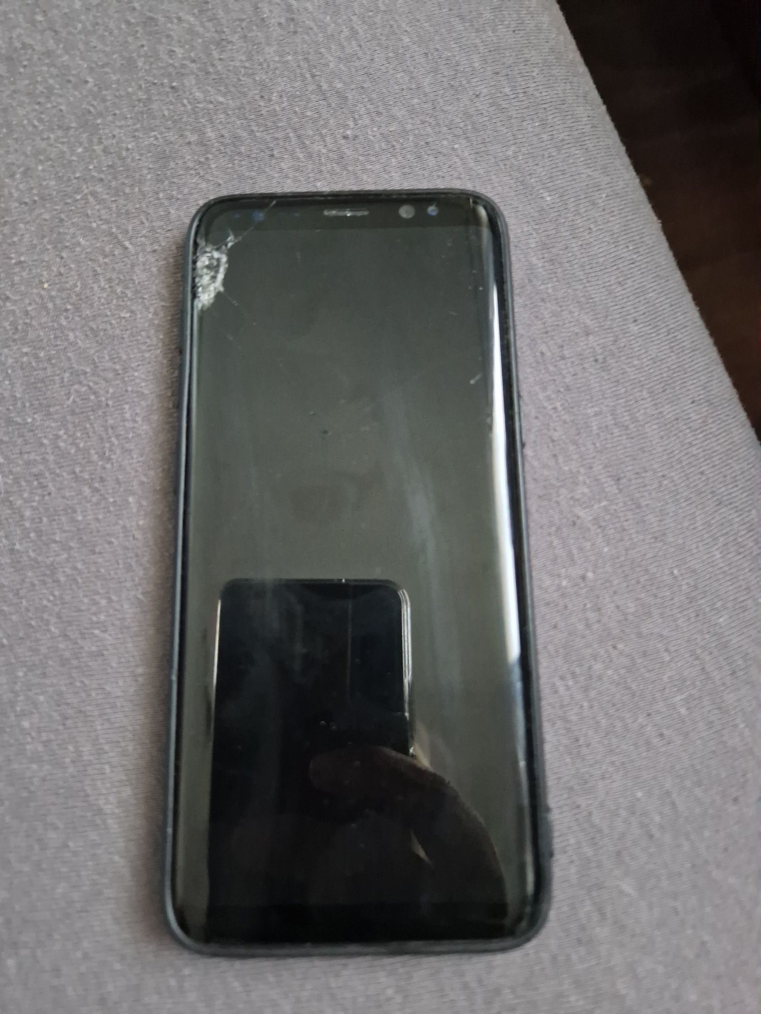 Samsung s8 uszkodzona wyswietlacz -działa