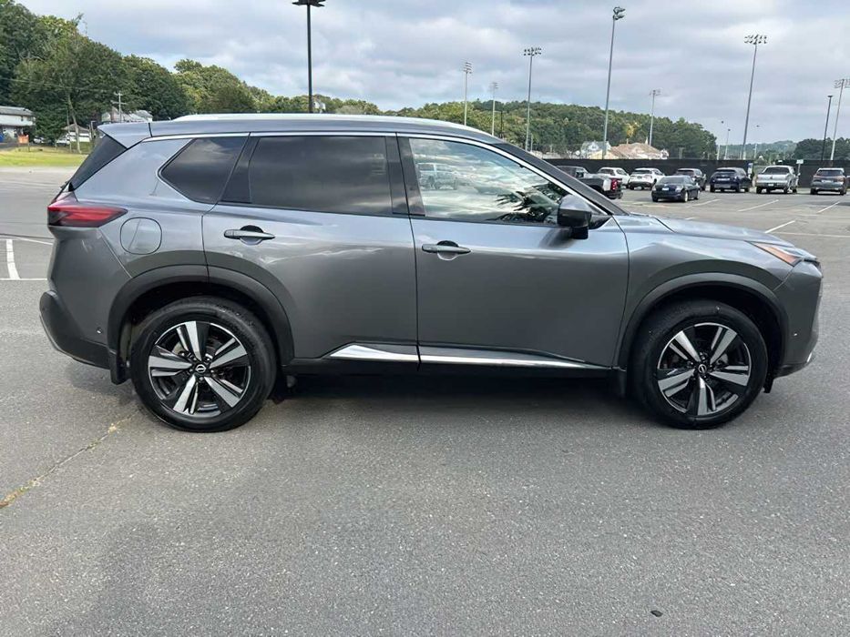 Nissan Rogue Platinum      2023
