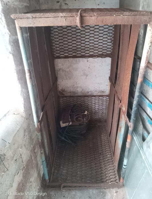 Клітка для свиней