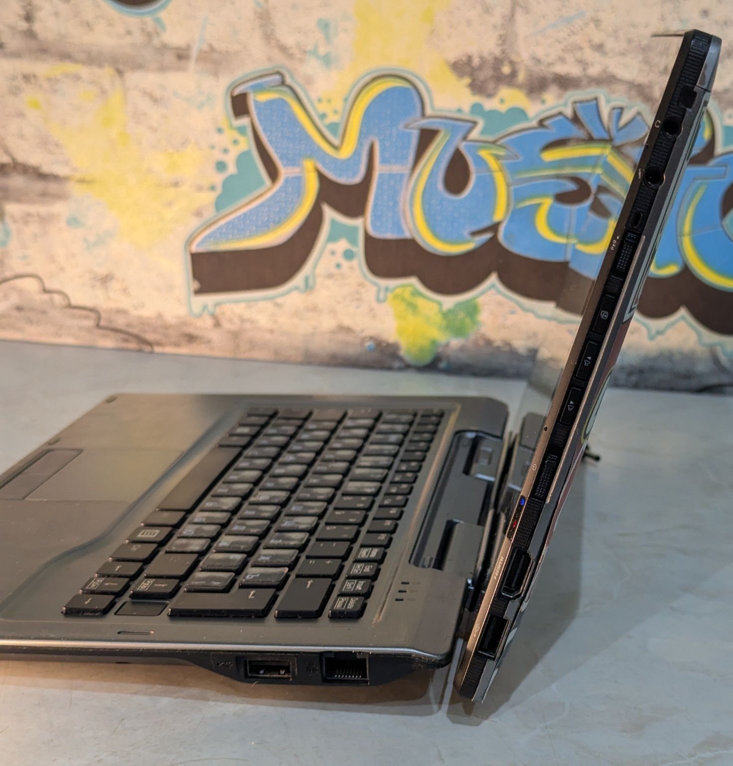 Планшет трансформер Fujitsu Stylistic Q702