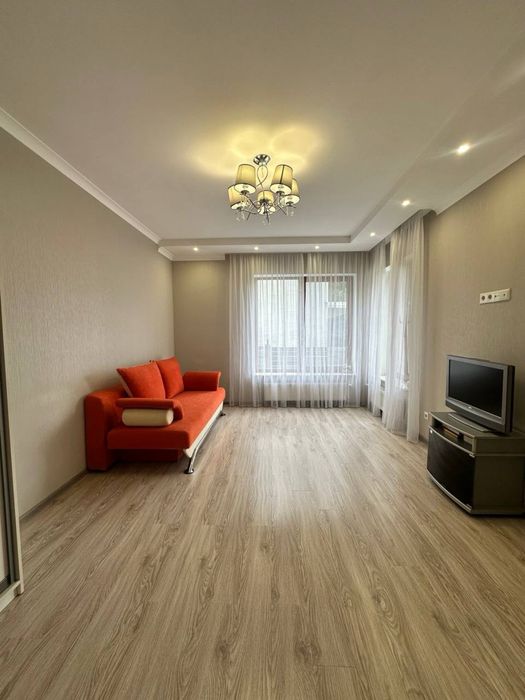Продаж будинку з ремонтом у Блиставиці, 6 соток, гараж, закрите км