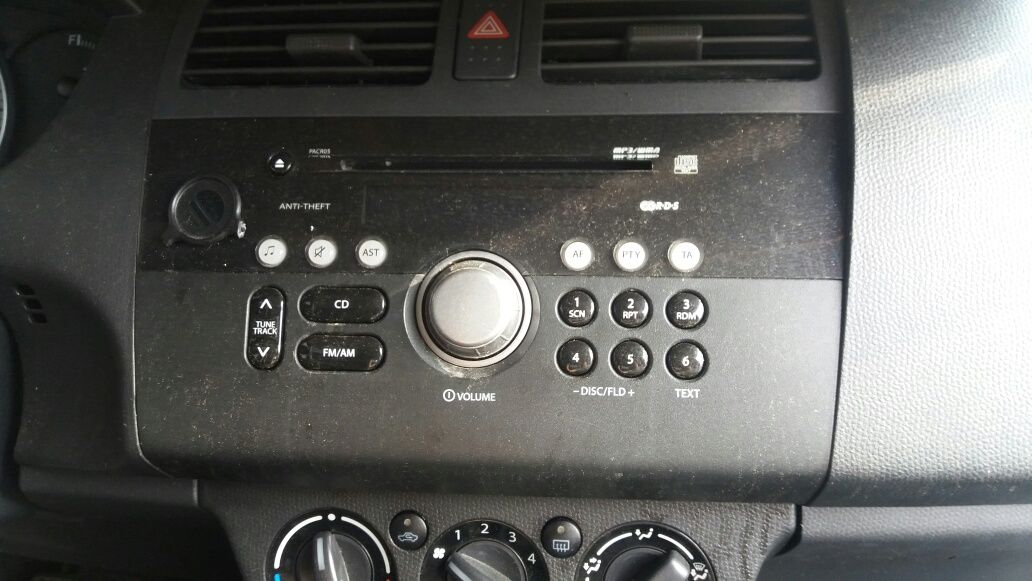 Suzuki Swift radio