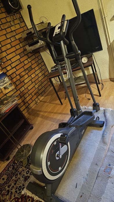 Orbitrek Sports Tech Orbitrek Sports Tech – nowoczesny sprzęt do treni