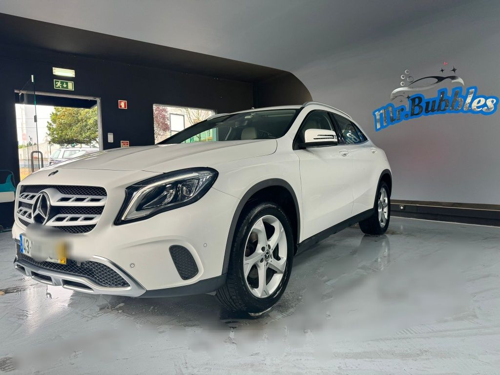 Mercedes-Benz GLA 200d Impecável