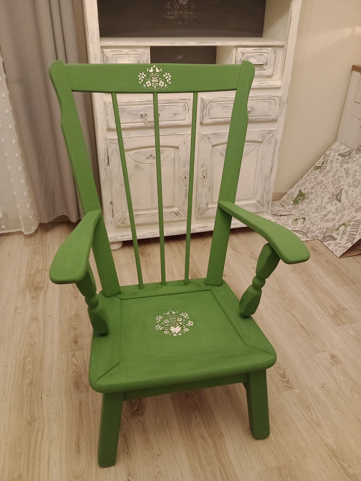 Krzesło fotel zielone farba kredowa stylowe