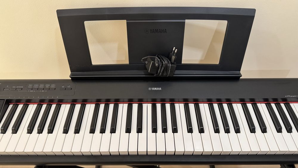 Teclado digital Yamaha como novo com suporte