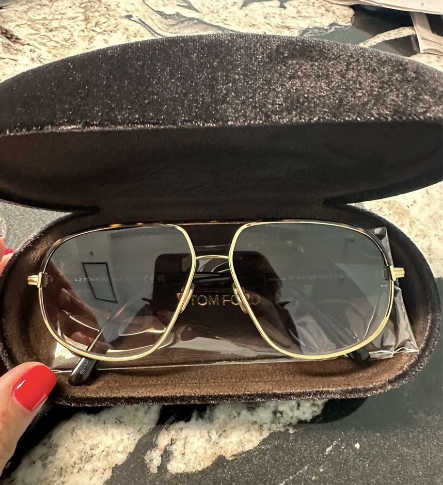 Tom Ford Okulary Przeciwsłoneczne- model TF 1019 30 F Maxwell”z fv