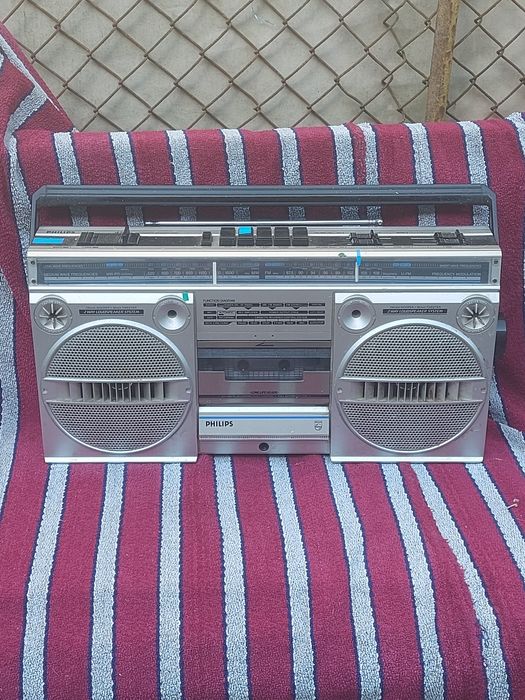 Stary Radiomagnetofon PHILIPS duży