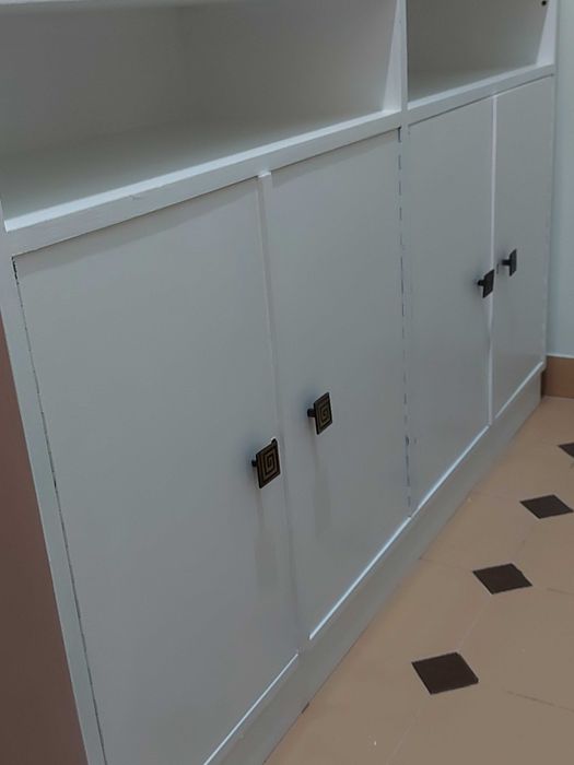 Mòvel / Estante na COR BRANCO