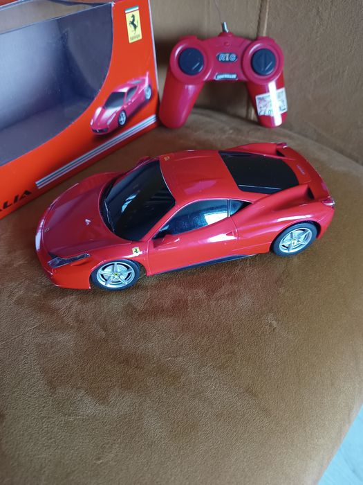 Ferrari 458 Italia R/C skala 1:24 z radio Control