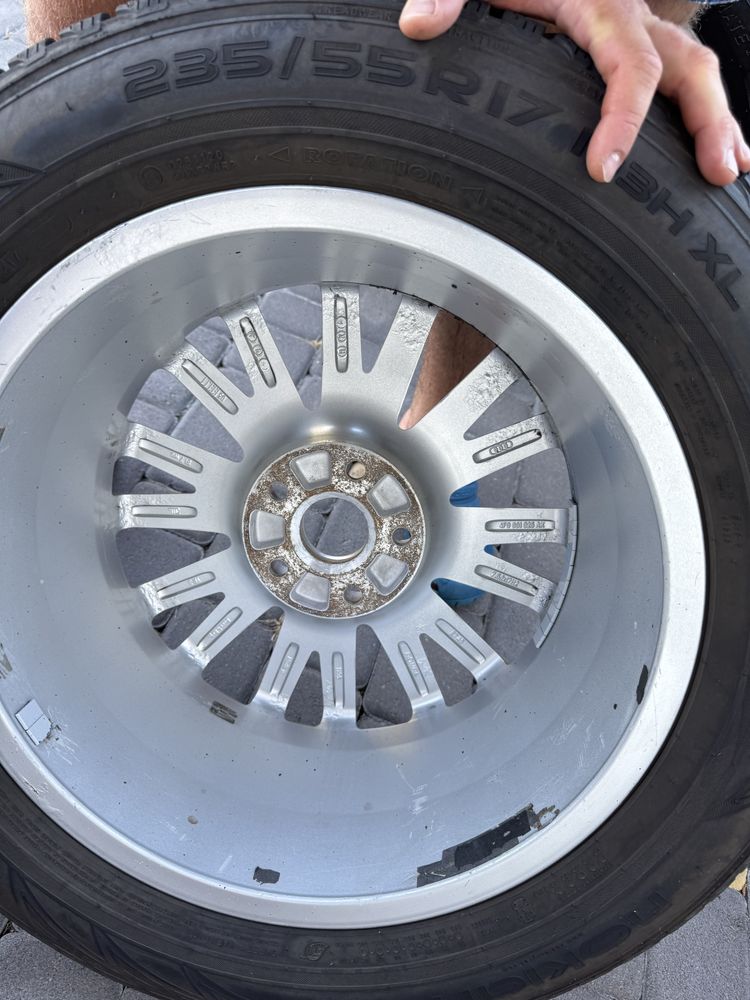235/55 R17  103HXL.  Nokian диски з резиною Audi, VW Tiguan