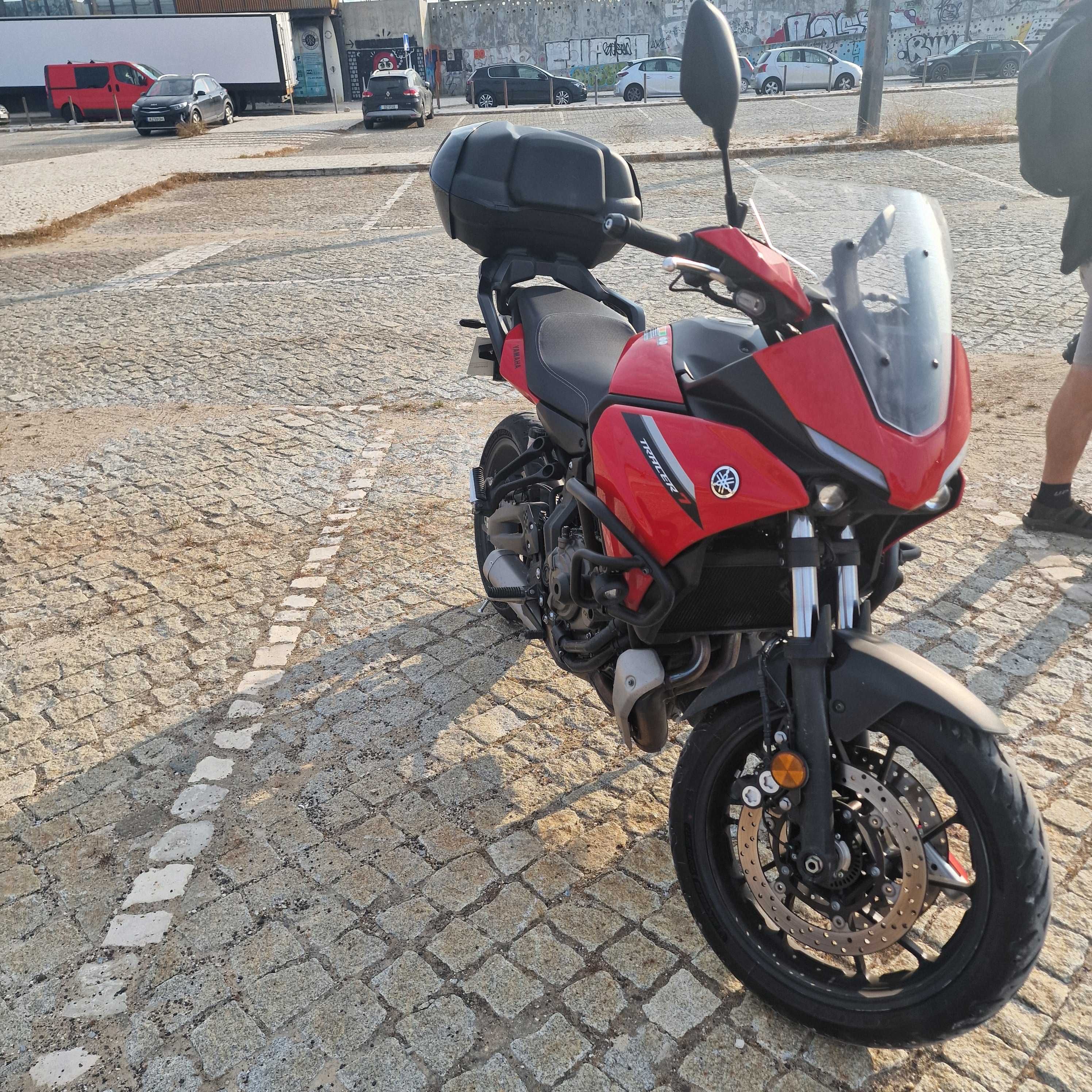 TRACER 7 com extras