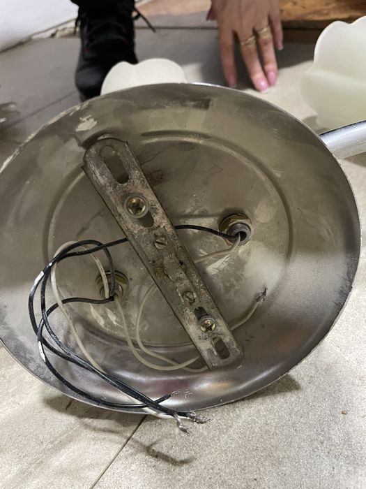 Люстра стелева.