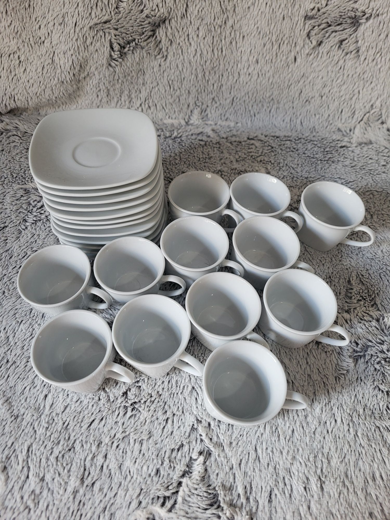 Biale porcelanowe filiżanki niemieckiej marki Arzberg 100 ml 12 szt do